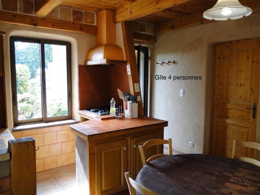 Mas De Sarjac Apartment Saint-Andéol-de-Vals Екстериор снимка